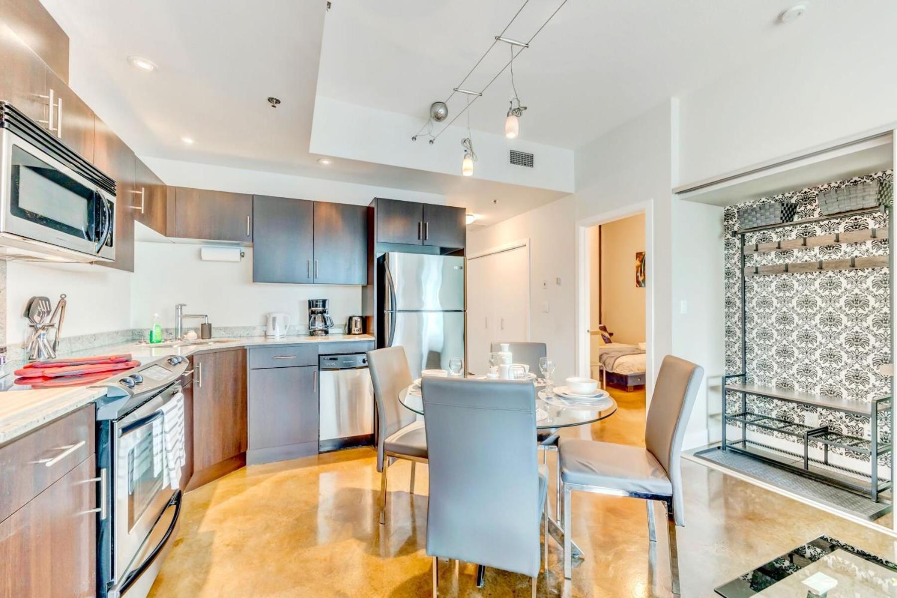Luxury 2Br Condo - King Bed - Stunning City Views Calgary Luaran gambar